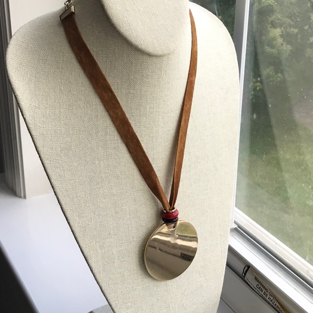 Chico’s round pendant necklace